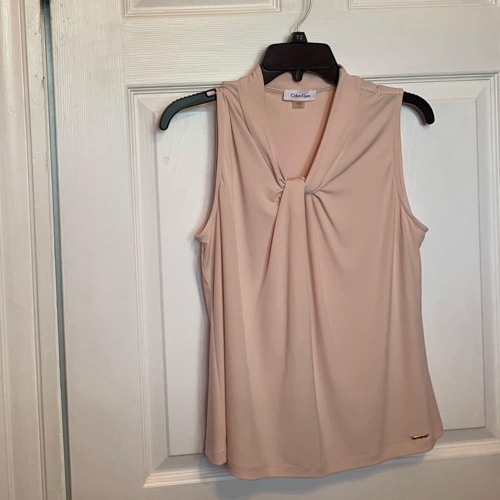 Calvin Klein Sleeveless Twist-Front Camisole in Blush Pink